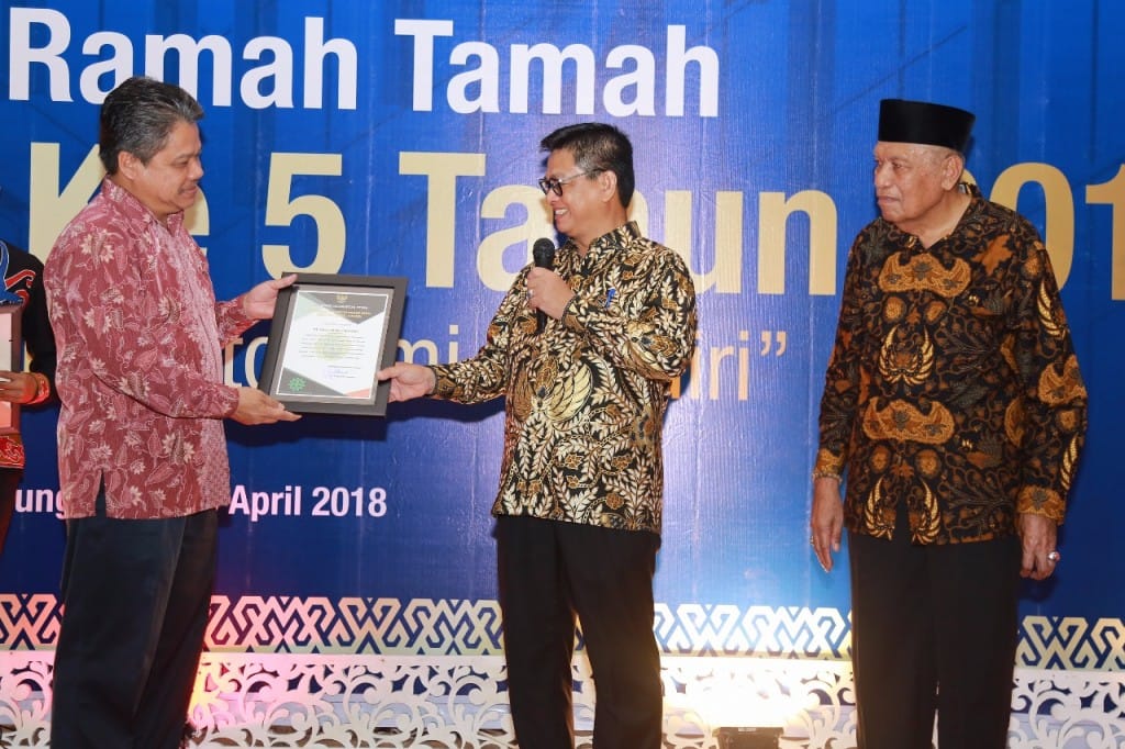 Anak Usaha JResources Raih Penghargaan Dari Gubernur Kaltara