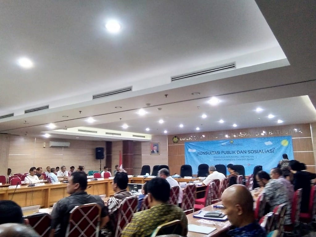 NGO Desak Presiden dan DPR Tunda Pembahasan RUU Minerba