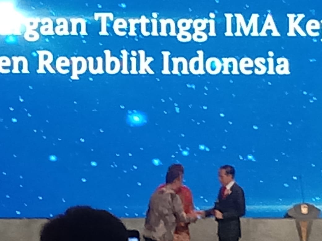 Presiden Joko Widodo Dan Sejumlah Perusahaan Dapat Penghargaan IMA Awards 2019