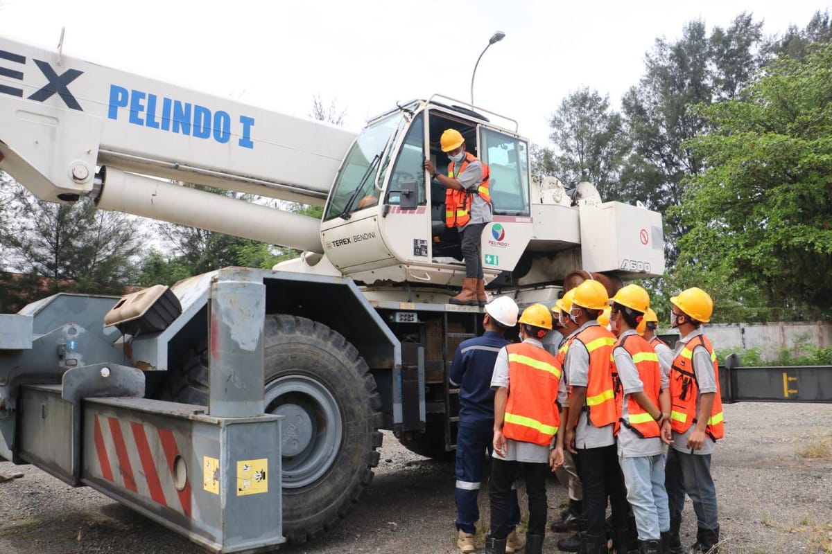 ABM Investama Gelar Pelatihan Operator Crane Bagi Pemuda Aceh Barat