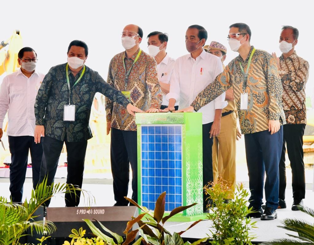 Jokowi Dan Boy Thohir Groundbreaking Kawasan Industri Hijau Indonesia