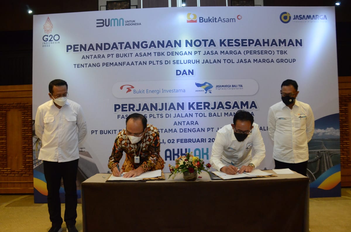 PT Bukit Asam dan Jasa Marga Jajaki Potensi Kerja Sama Pengembangan PLTS