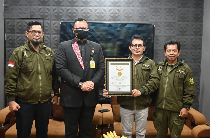 Sukses Selenggarakan Acara Hybrid Dengan Peserta Terbanyak, APKPI Raih Piagam MURI