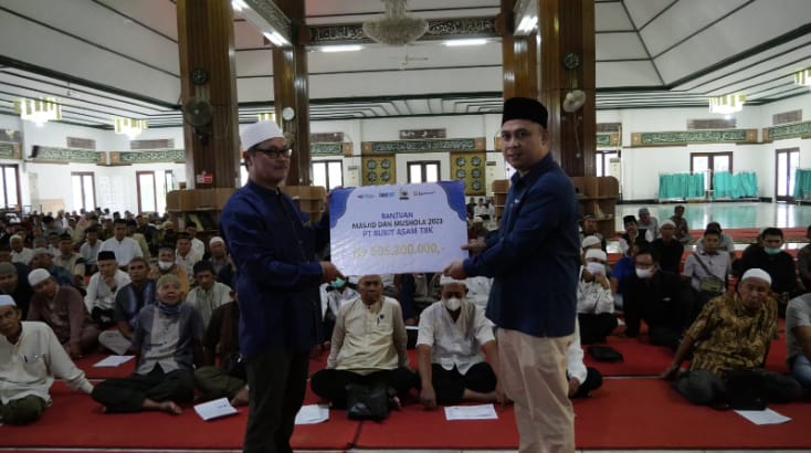 Berkah Ramadan, PTBA Beri Bantuan untuk 105 Masjid dan 106 Musala