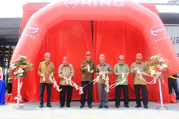 Hino Produksi Kembali CNG Bus