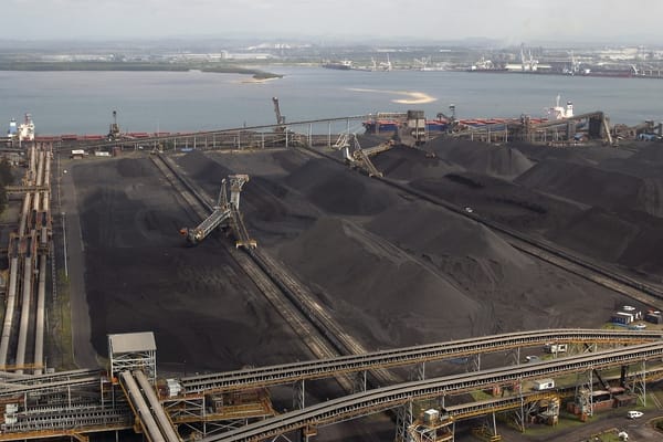 Cadangan Batu Bara Menipis Imbas Disparitas Harga, PLN Terancam Krisis Lagi