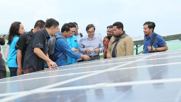 Pertamina Terapkan Panel Surya di Area Kerja