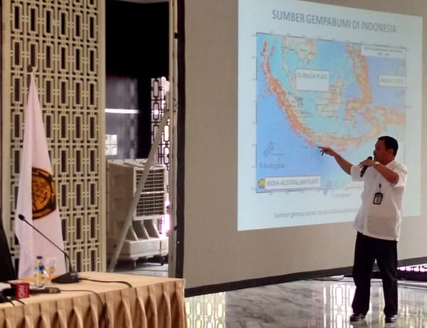 Bagaimana Proses Terjadinya Tsunami?