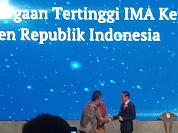 Presiden Joko Widodo Dan Sejumlah Perusahaan Dapat Penghargaan IMA Awards 2019