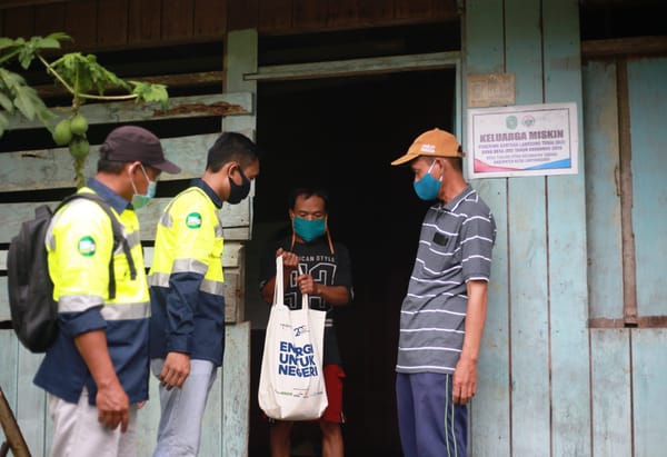 Peringati Hari Jadi, Indika Bagi Paket Beras Di Kalimantan Timur