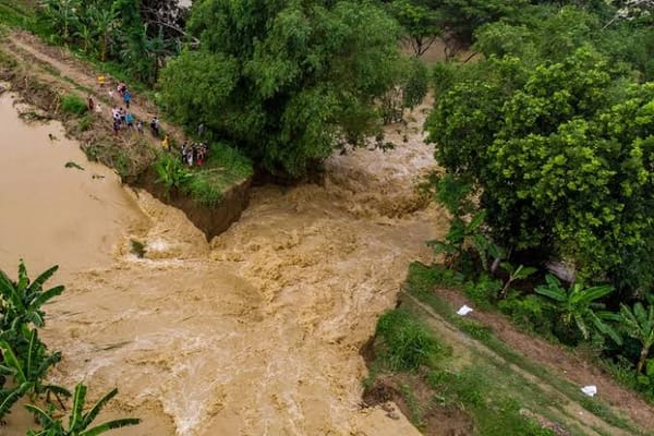 Tanggul Sungai Kelay Jebol, Tambang Rantaupanjang Utama Garapan Putra Perkasa Banjir Besar