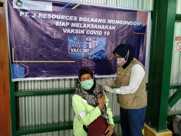 Dinkes Bolmong Dan Bolsel Gelar Vaksinasi Bagi Seluruh Karyawan JRBM