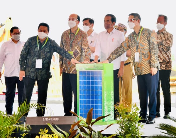 Jokowi Dan Boy Thohir Groundbreaking Kawasan Industri Hijau Indonesia
