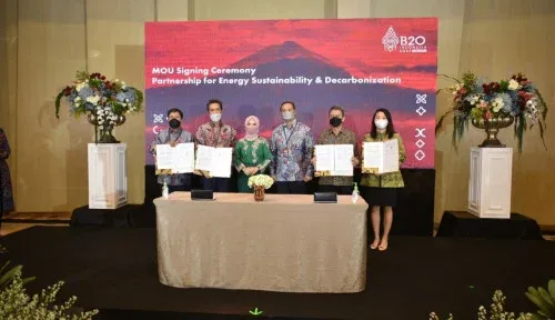 Perkuat Ekosistem EV, PT Pertamina Gandeng Grab Indonesia