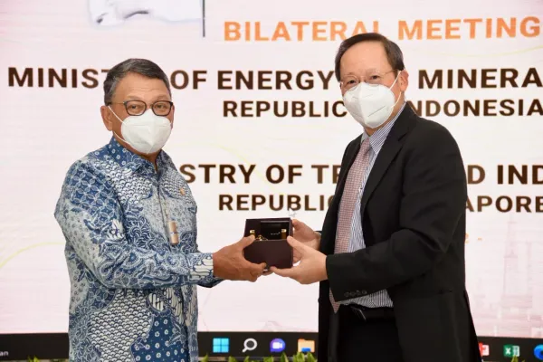 Bertemu Wamen Industri dan Perdagangan Singapura, Menteri Arifin Bahas Perkuat Transisi Energi Kedua Negara