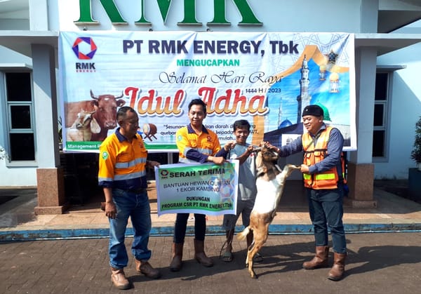 Peringati Idul Adha, RMK Energy Sumbang Kambing Di Lingkar Tambang
