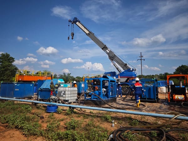 Pertamina Lubricants dan Pertamina Hulu Rokan Lakukan Injeksi Perdana Surfaktan PHR24